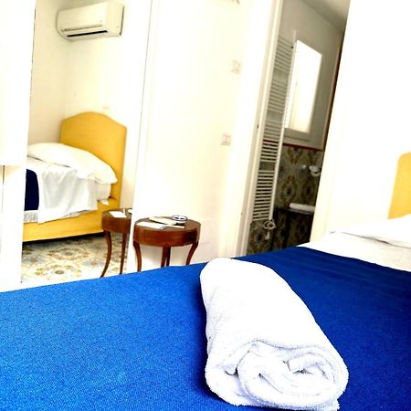 I Tre Soli Apartments By Caprirooms Екстериор снимка