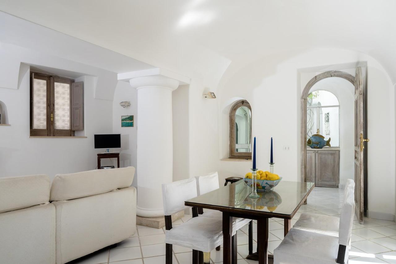 I Tre Soli Apartments By Caprirooms Екстериор снимка