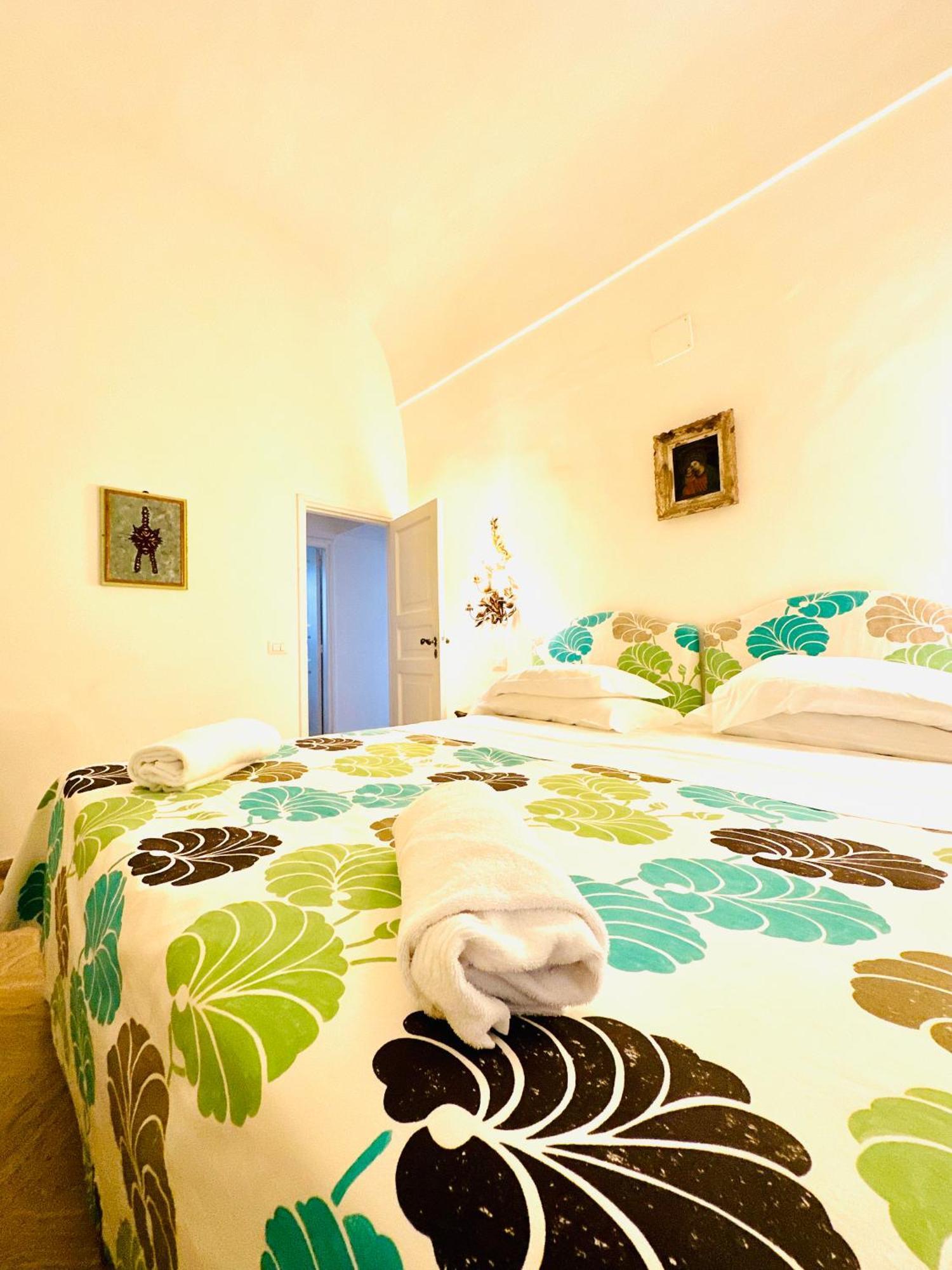 I Tre Soli Apartments By Caprirooms Екстериор снимка