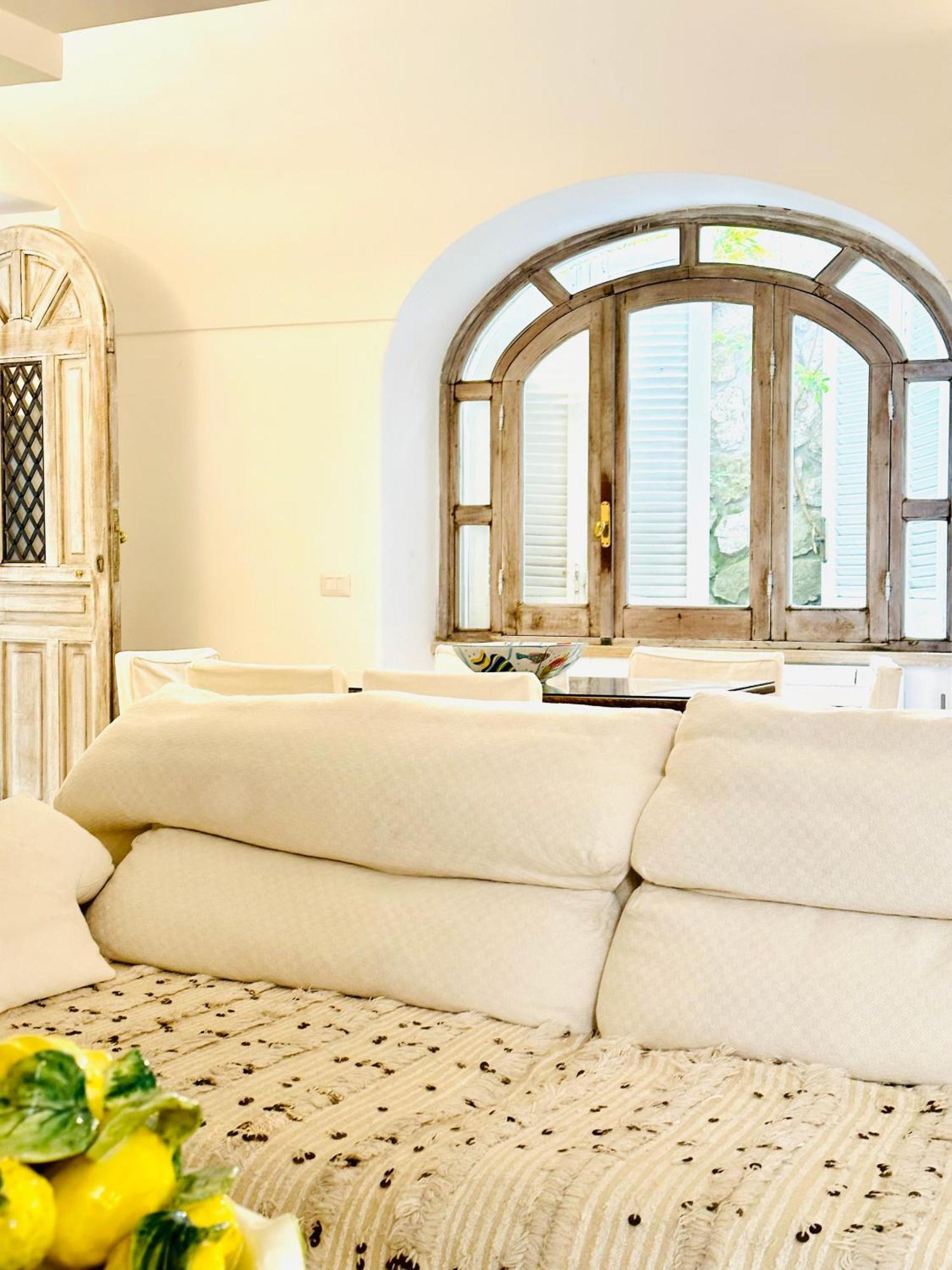 I Tre Soli Apartments By Caprirooms Екстериор снимка